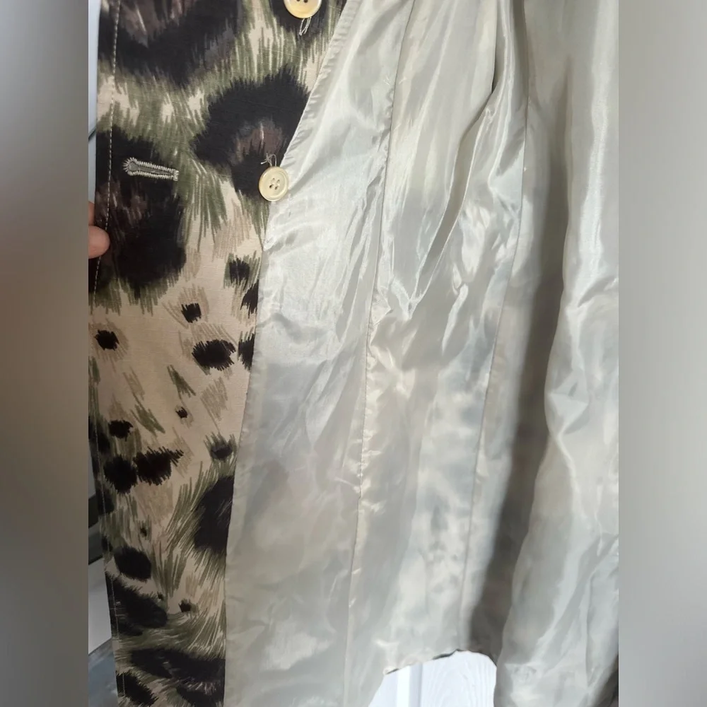 DO NOT BUY For MY NEW POSH FRIEND
Valentino Multi Print Trench - Picture 9 of 11